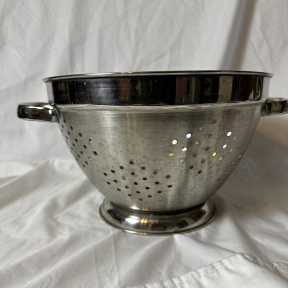 STAINLESS STEEL 18/10 - HEAVY DUTY - 5 Qt. 10" COLANDER WITH HANDLES & BASE‎ - Picture 11 of 12